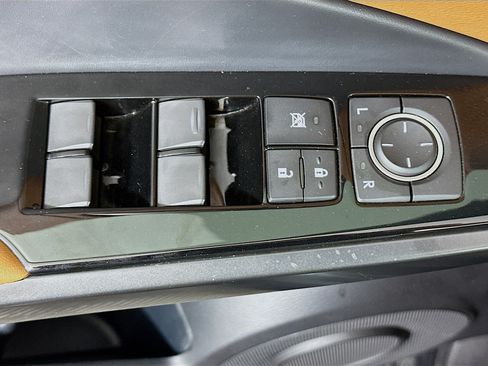Used 2024 Lexus IS 350 F Sport RWD image 15