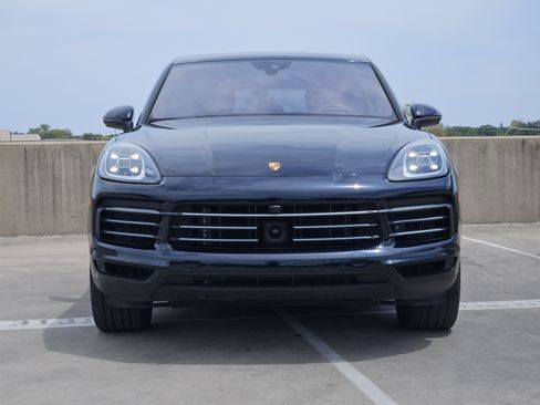 Certified 2022 Porsche Cayenne E-Hybrid AWD/4WD image 11