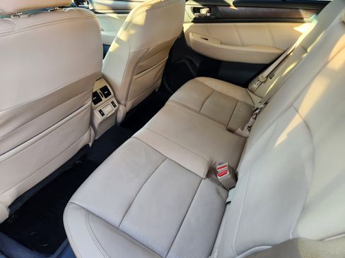 Used 2018 Subaru Outback 2.5i Limited image 38