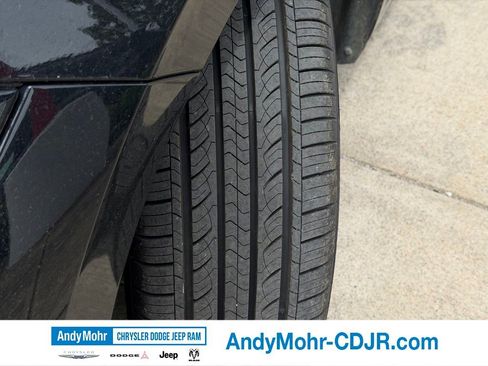Used 2025 Volkswagen Jetta Sport FWD image 3