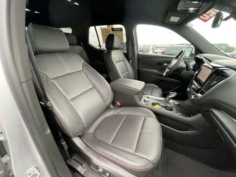 Used 2022 Chevrolet Traverse RS w/ LPO, Roadside Safety Package image 27