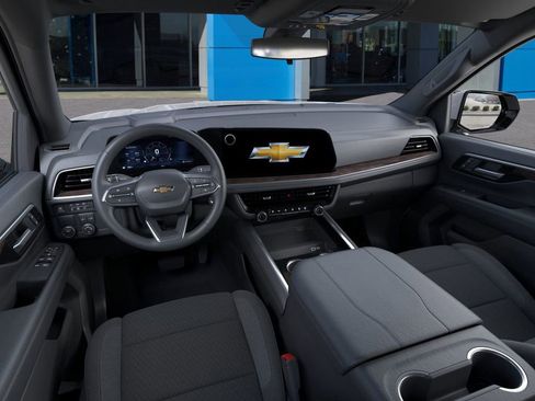 New 2026 Chevrolet Suburban LS image 15