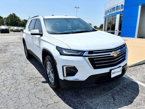 Used 2023 Chevrolet Traverse LT AWD/4WD image 2