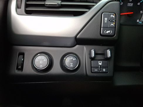 Used 2019 Chevrolet Tahoe LT w/ Luxury Package image 24