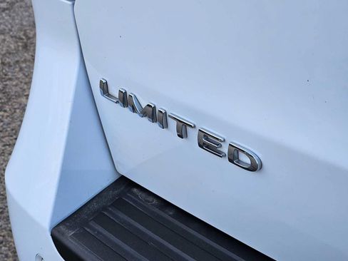 Used 2023 Ford Expedition Limited image 16