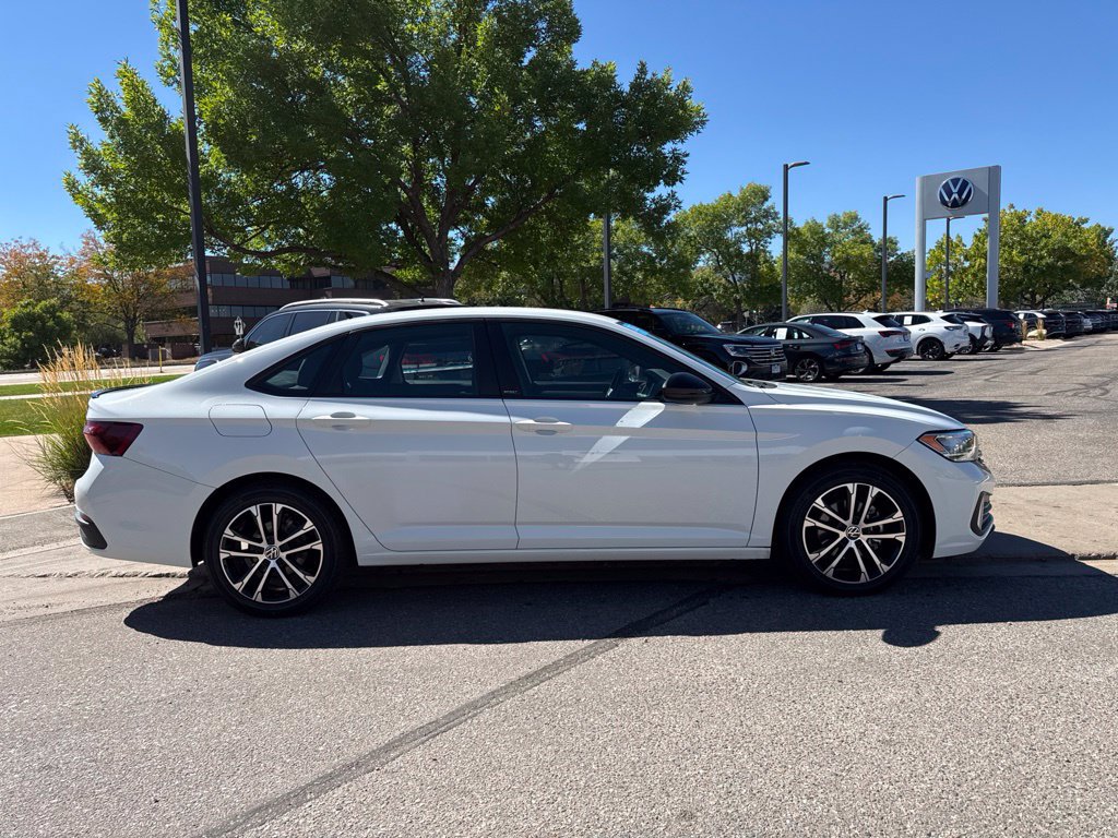 Used 2023 Volkswagen Jetta Sport FWD image 7