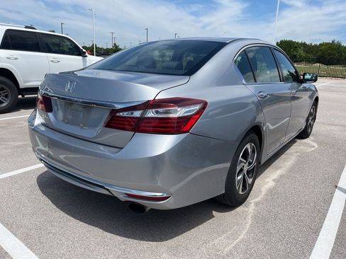 Used 2017 Honda Accord LX image 3