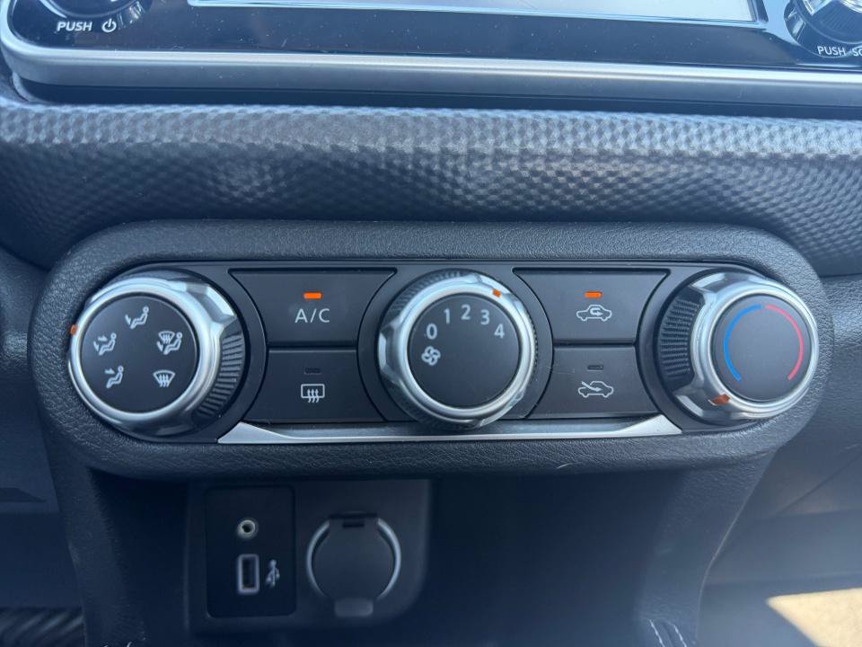 Used 2018 Nissan Kicks S FWD image 22