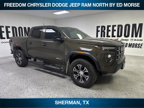 Used 2023 GMC Canyon AT4 w/ Technology Package AWD/4WD image 3