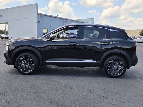 New 2026 Nissan Kicks SR FWD image 2