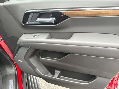 New 2026 Chevrolet Suburban High Country image 33