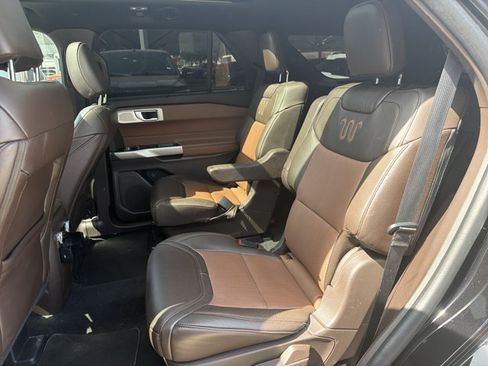 Used 2023 Ford Explorer King Ranch w/ Technology Package RWD image 23