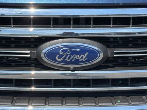 Used 2020 Ford F350 Lariat w/ Lariat Ultimate Package AWD/4WD image 38