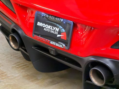 Used 2020 Ferrari F8 Tributo RWD image 13