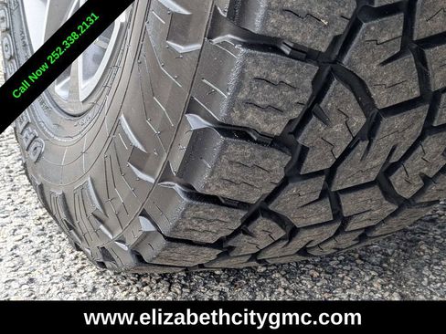 Used 2024 Chevrolet Tahoe Z71 w/ Luxury Package image 13