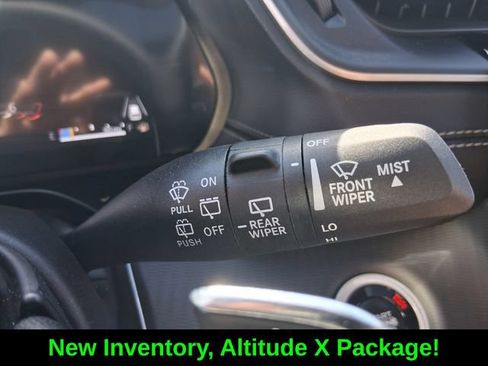 Certified 2025 Jeep Grand Cherokee Altitude AWD/4WD image 29
