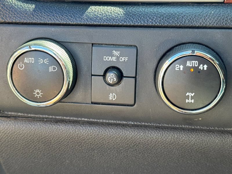 Used 2012 Chevrolet Avalanche LT AWD/4WD image 29
