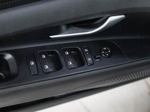 Used 2024 Hyundai Elantra SEL FWD image 18