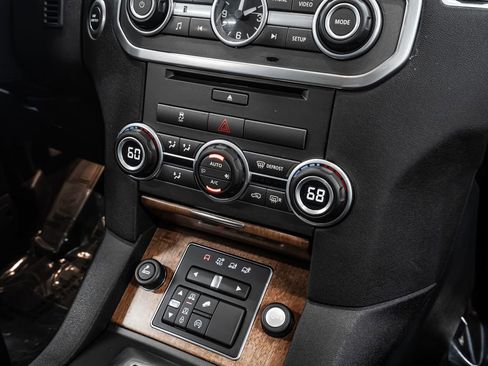 Used 2016 Land Rover LR4 AWD/4WD image 25