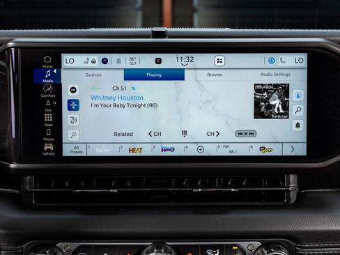 Used 2025 Jeep Wrangler Unlimited Sahara AWD/4WD image 23