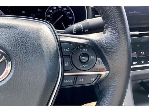 Used 2021 Toyota Avalon XLE FWD image 21