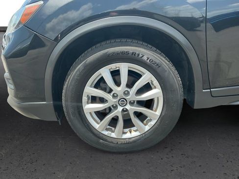 Used 2018 Nissan Rogue SV FWD image 13