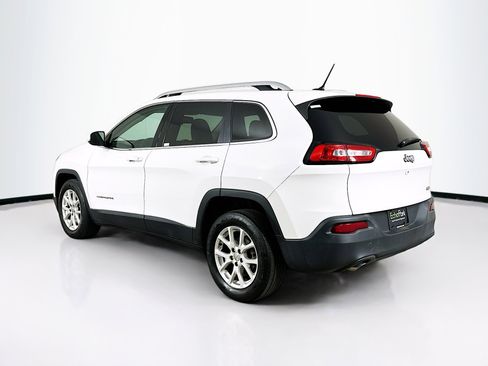 Used 2018 Jeep Cherokee Latitude w/ Cold Weather Group FWD image 5