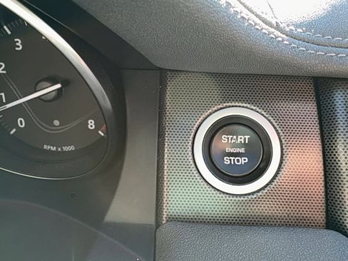 Used 2018 Land Rover Range Rover Evoque SE Premium image 33