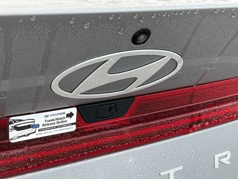 New 2026 Hyundai Elantra Limited FWD image 33