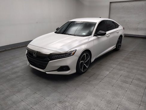 Used 2022 Honda Accord Sport image 2