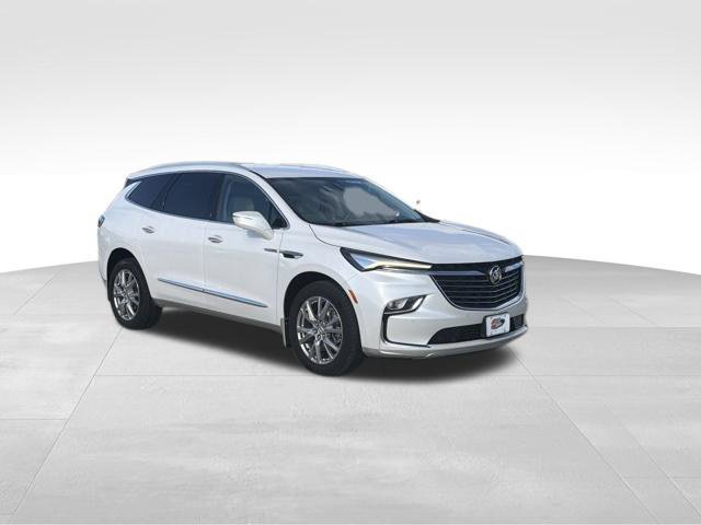Used 2023 Buick Enclave Premium AWD/4WD image 7