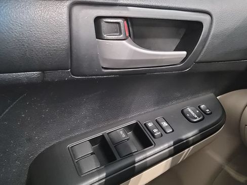Used 2012 Toyota Camry LE FWD image 16
