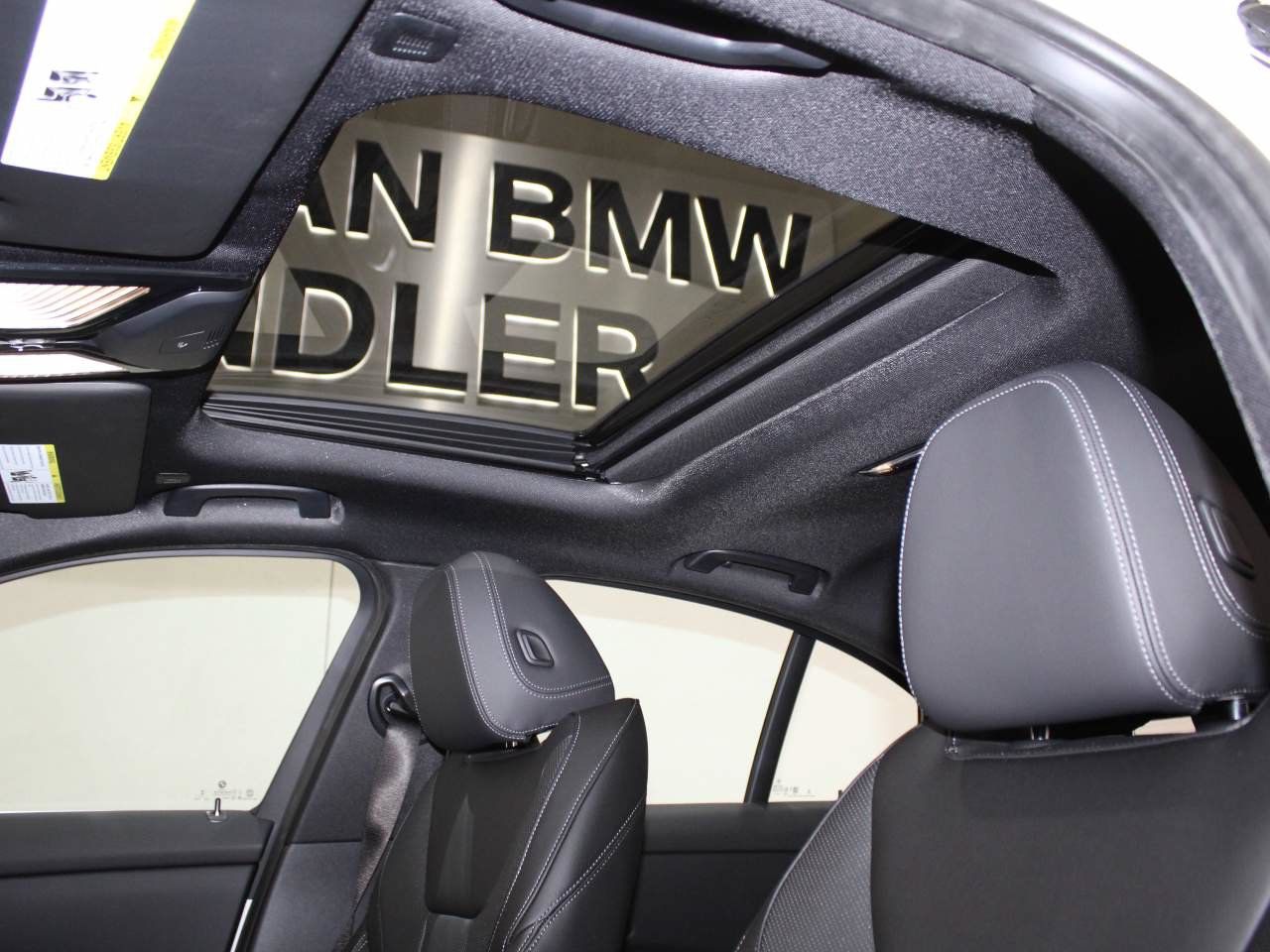 Certified 2026 BMW 330i Sedan RWD image 15
