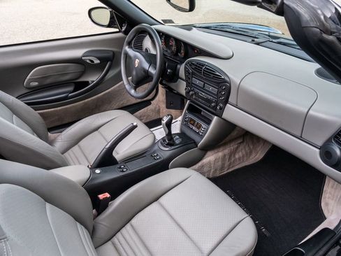 Used 2001 Porsche Boxster image 16