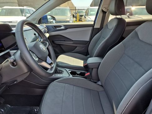 Used 2022 Volkswagen Taos SE FWD image 15