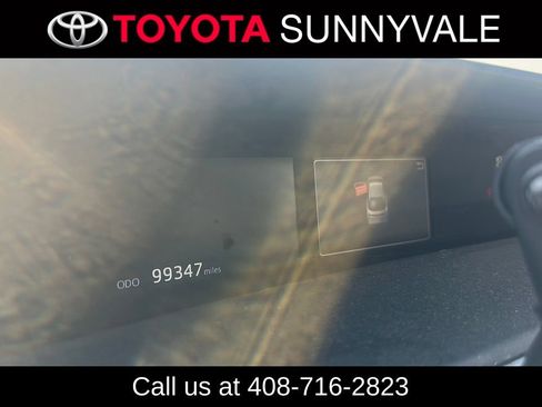 Used 2017 Toyota Prius One FWD image 3