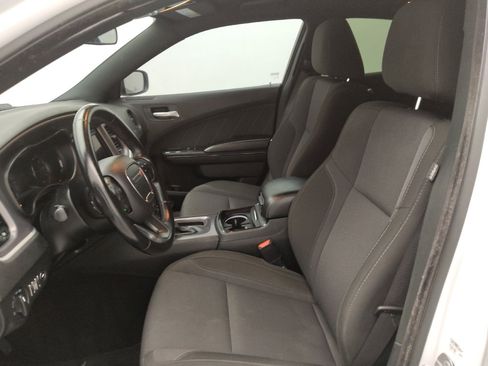 Used 2019 Dodge Charger SXT w/ Plus Group RWD image 17