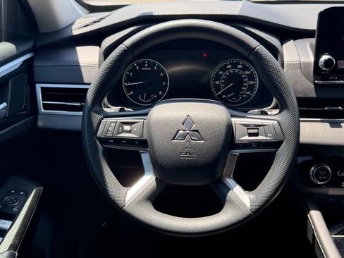 Used 2023 Mitsubishi Outlander ES FWD image 36