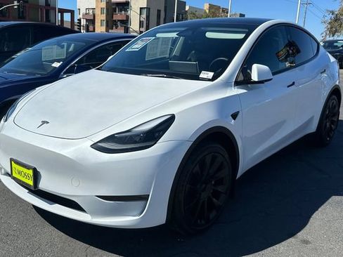 Used 2024 Tesla Model Y Long Range image 2