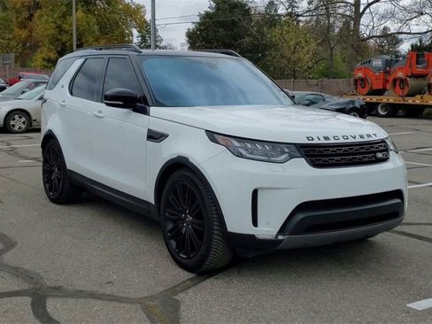 Used 2019 Land Rover Discovery HSE image 2