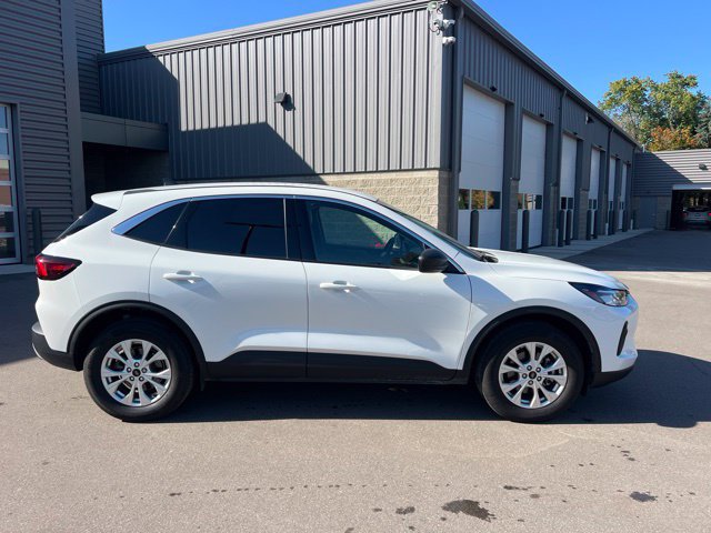 Used 2023 Ford Escape Active w/ Tech Pack #1 AWD/4WD image 4