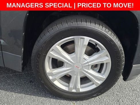 Used 2017 GMC Terrain SLE image 17