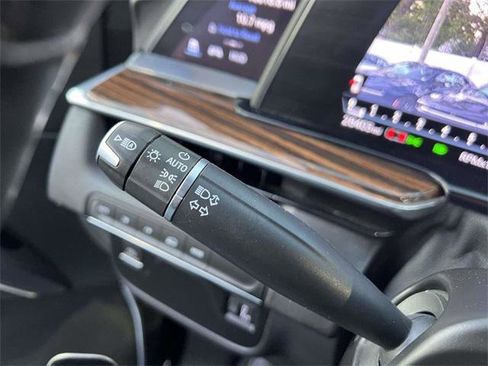 Used 2022 Cadillac Escalade ESV Premium Luxury image 29