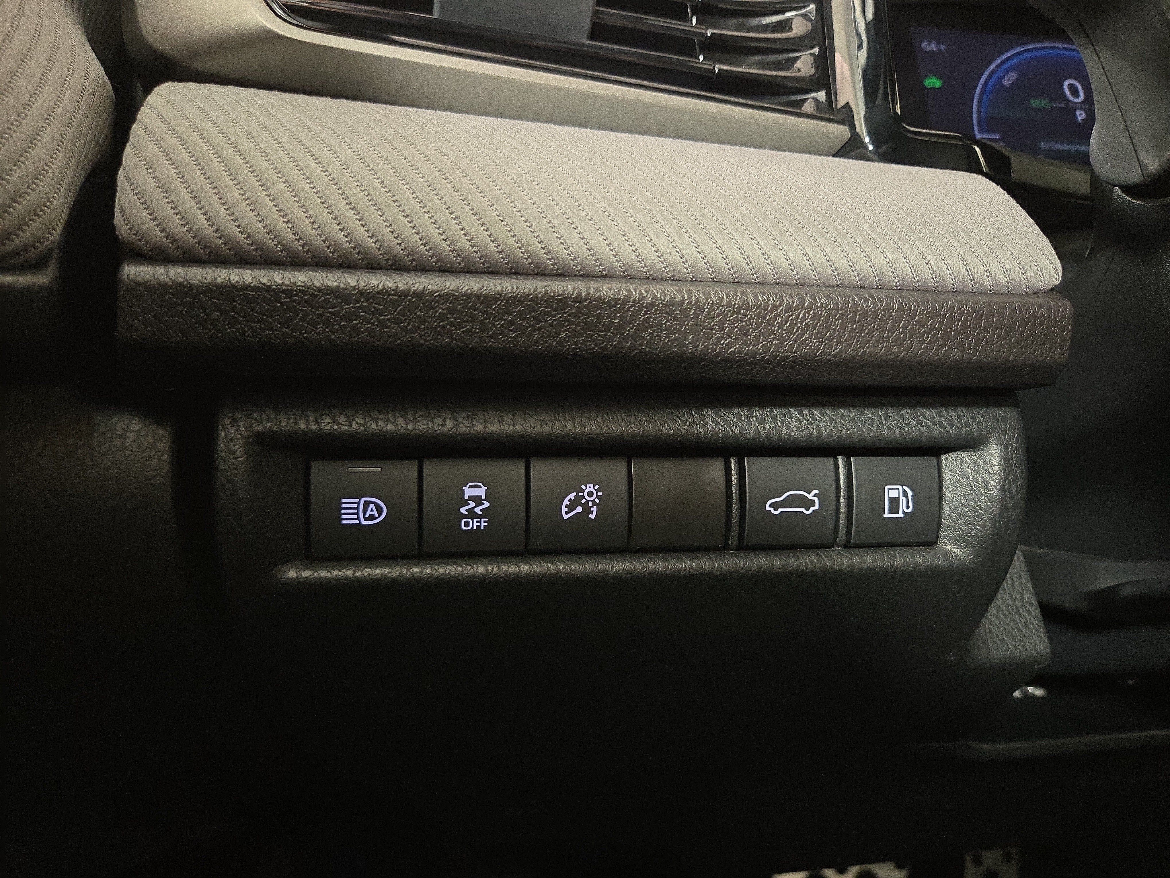 Used 2025 Toyota Camry SE w/ Convenience Package FWD image 25