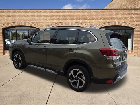 Used 2023 Subaru Forester Touring image 6