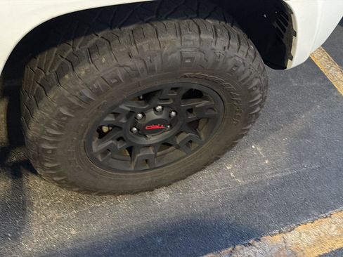 Certified 2024 Toyota 4Runner TRD Off-Road Premium w/ Moonroof Package AWD/4WD image 5