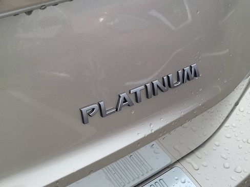 Used 2025 Nissan Rogue Platinum FWD image 9