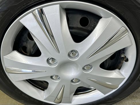 Used 2016 Toyota Corolla LE image 28