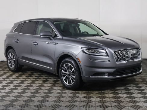 Used 2023 Lincoln Nautilus FWD w/ Premium Package image 2