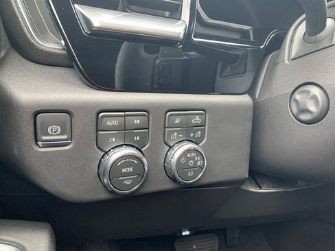 New 2026 GMC Sierra 1500 SLT w/ SLT Premium Package image 19